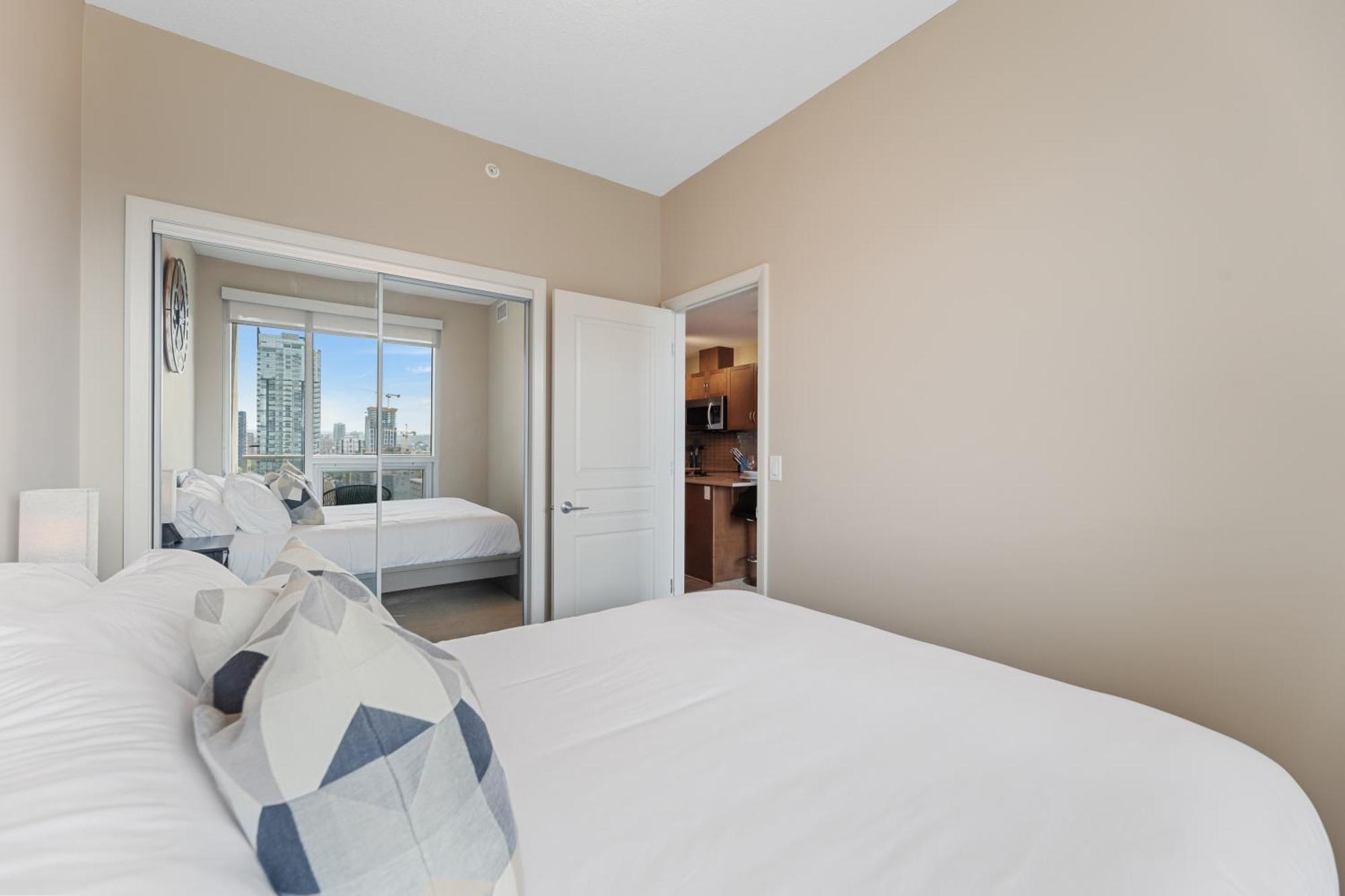 Heart Of Downtown Calgary Spacious Luxury Condo With Stunning Views And Premium Amenities 外观 照片