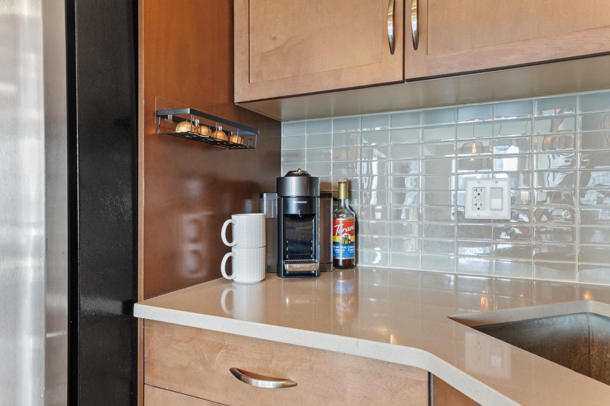 Heart Of Downtown Calgary Spacious Luxury Condo With Stunning Views And Premium Amenities 外观 照片
